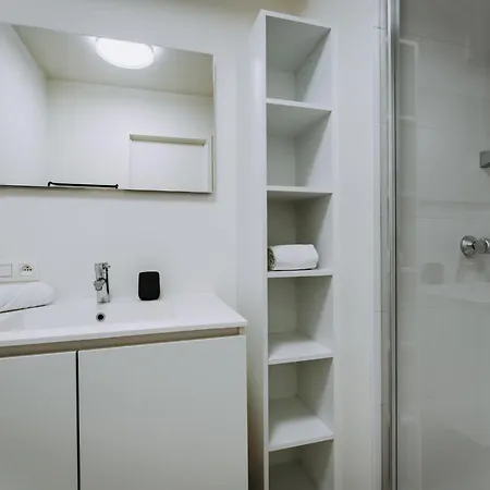 Апартаменты West Bay With Parking & Balcony By Interhome *
