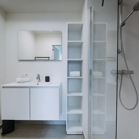 West Bay With Parking & Balcony By Interhome Апартаменты *