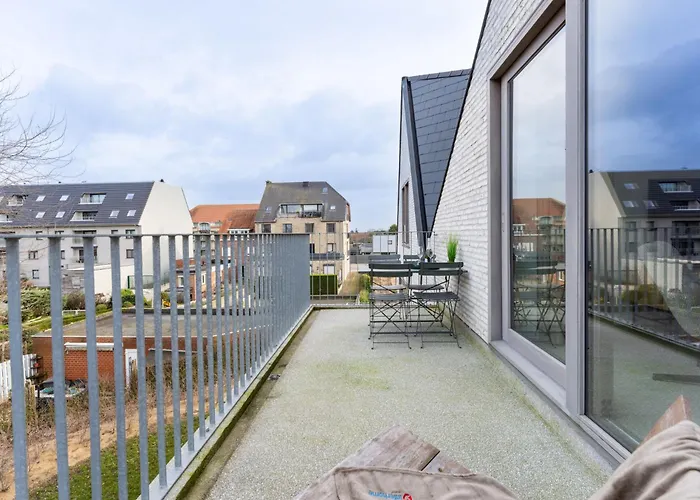 Appartement West Bay With Parking & Balcony By Interhome *